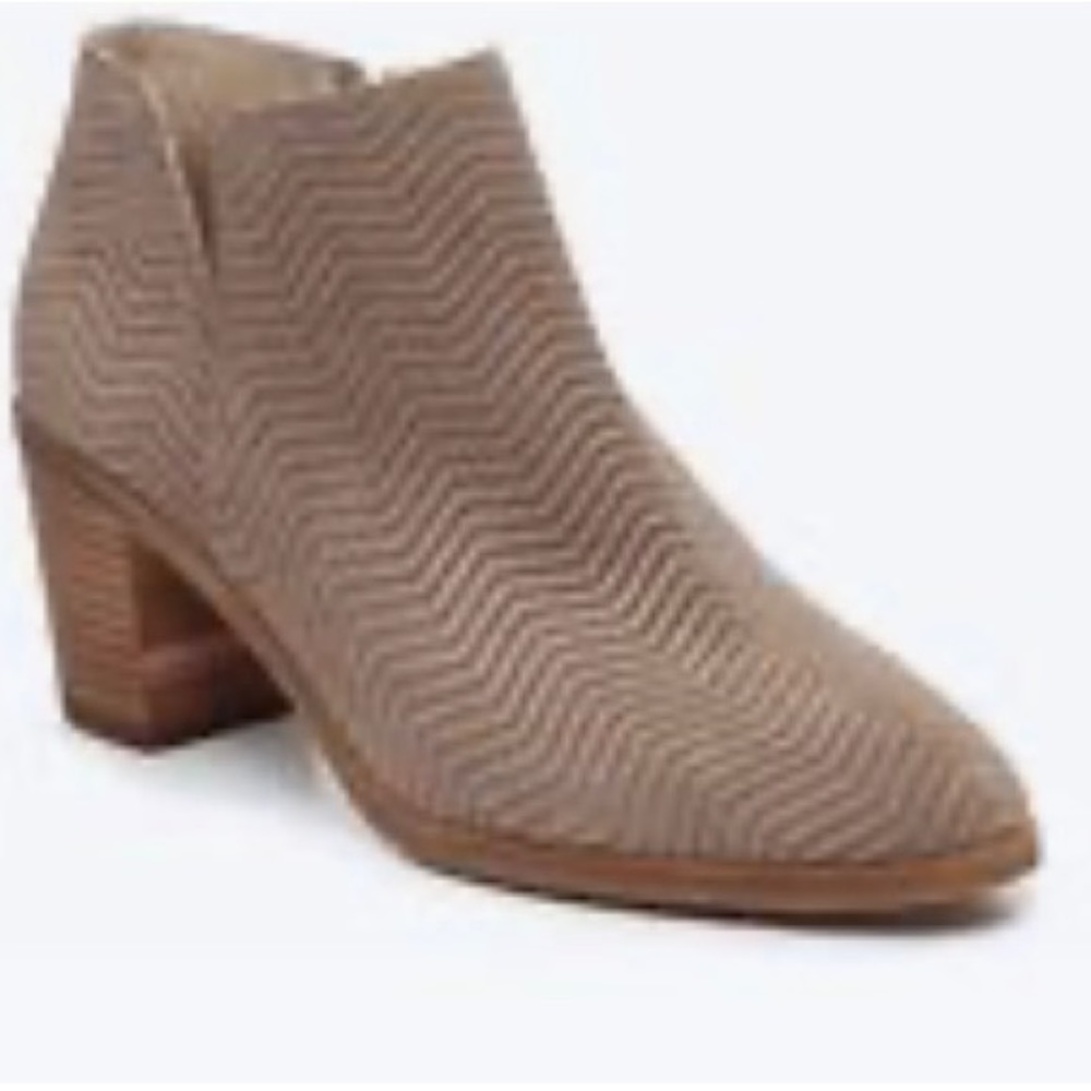 Lucky Brand Tan Suede Pickla Booties GUC Size 8.5